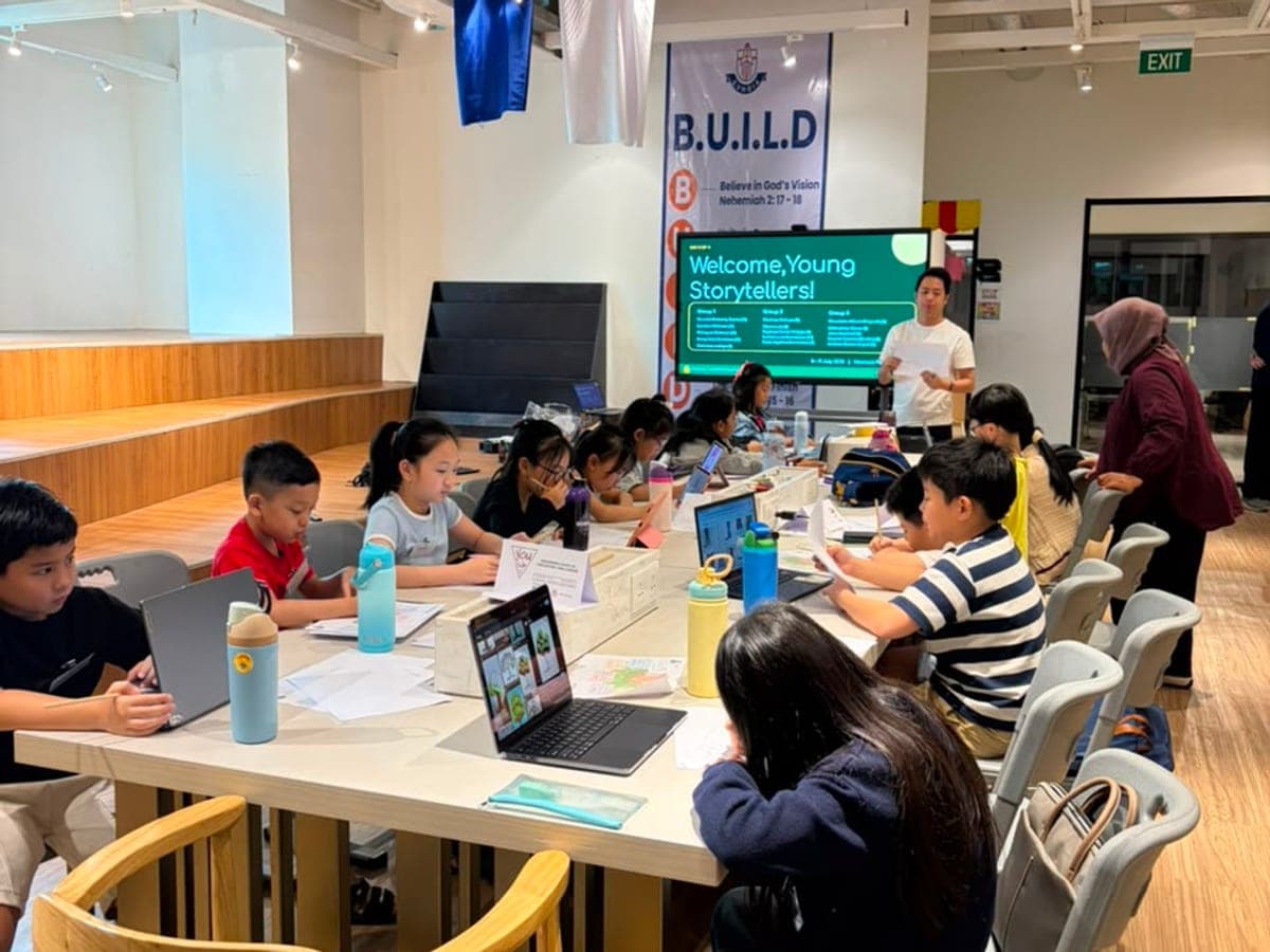 Children and teachers learning together at a Tunas.ai activity in Jakarta